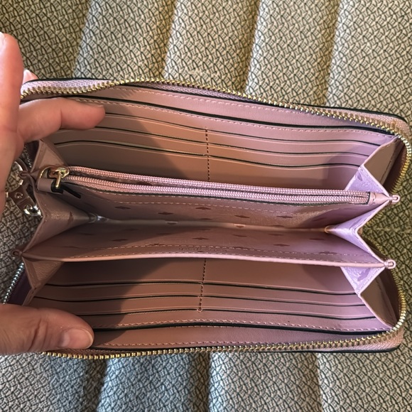 Kate Spade Large Wallet with Keyring - Picture 4 of 4